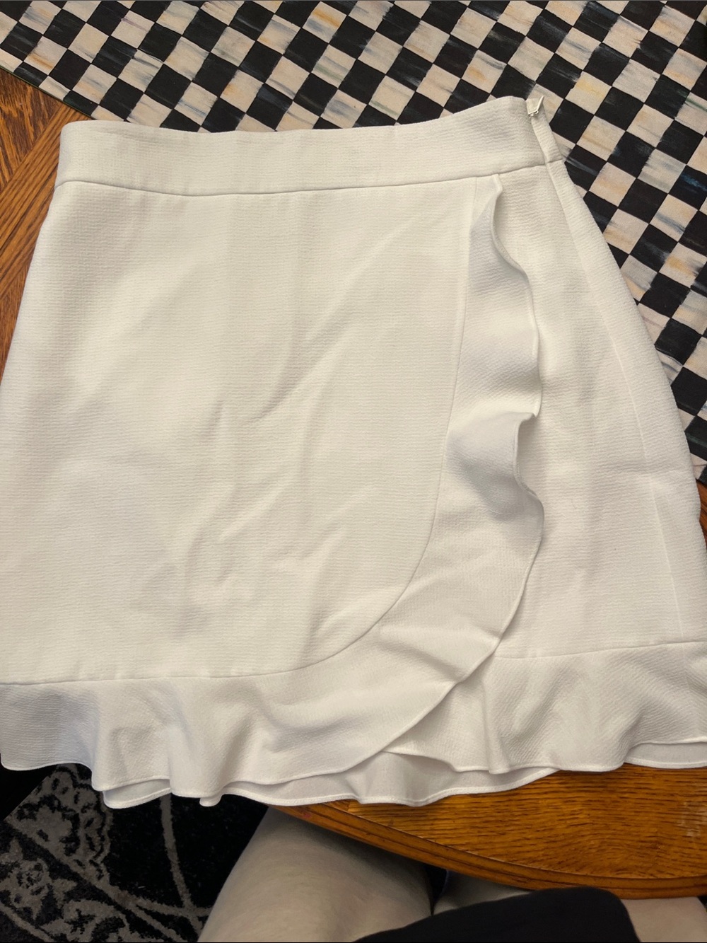 Club Monaco White Ruffle Mini Skirt